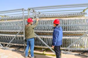 金釩阿克塞50MW熔鹽槽式光熱發(fā)電項目緊張施工中