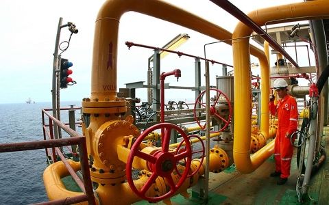 越南石油天然氣集團繼續(xù)在動蕩的石油和天然氣市場的背景下開展生產(chǎn)和業(yè)務