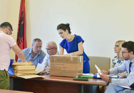 阿爾巴尼亞能源部門收到美國，歐盟公司的六項太陽能項目投標