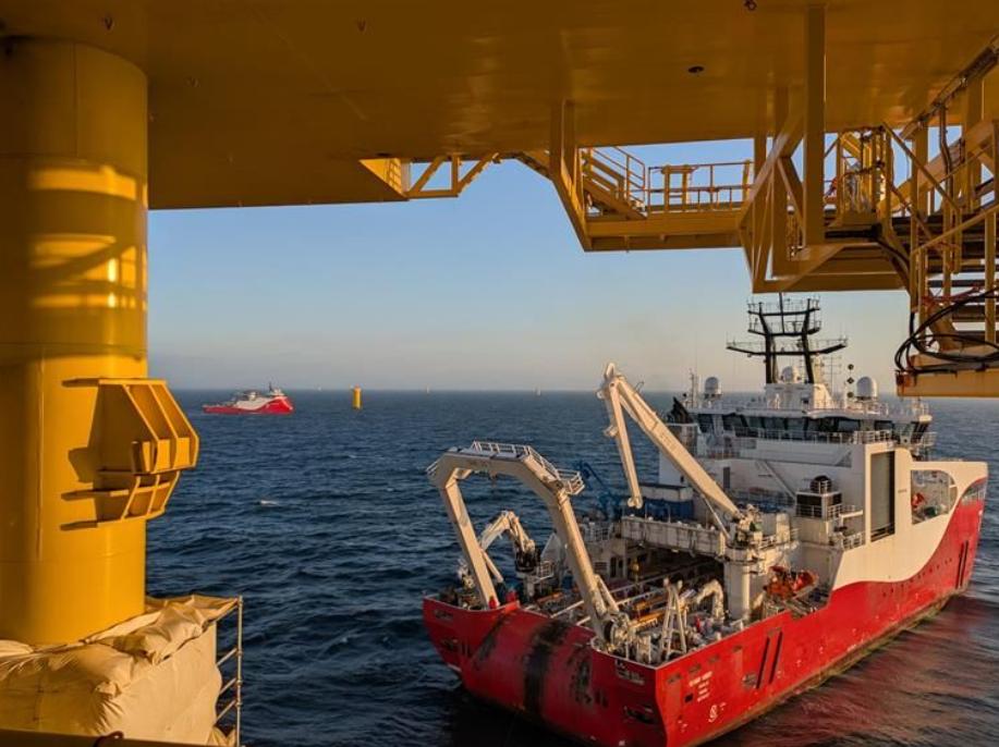 德國(guó)960兆瓦海上風(fēng)電場(chǎng)所有陣列間電纜已全部安裝到位