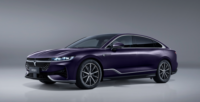 中國(guó)混動(dòng)轎車嵐圖追光EVR將于今年第三季度在俄利佩茨克州汽車廠開(kāi)始組裝