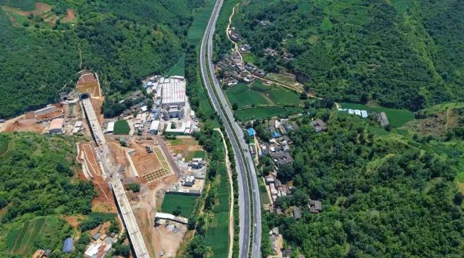 設(shè)計(jì)時(shí)速350公里!中國(guó)渝昆高鐵建設(shè)取得重大突破