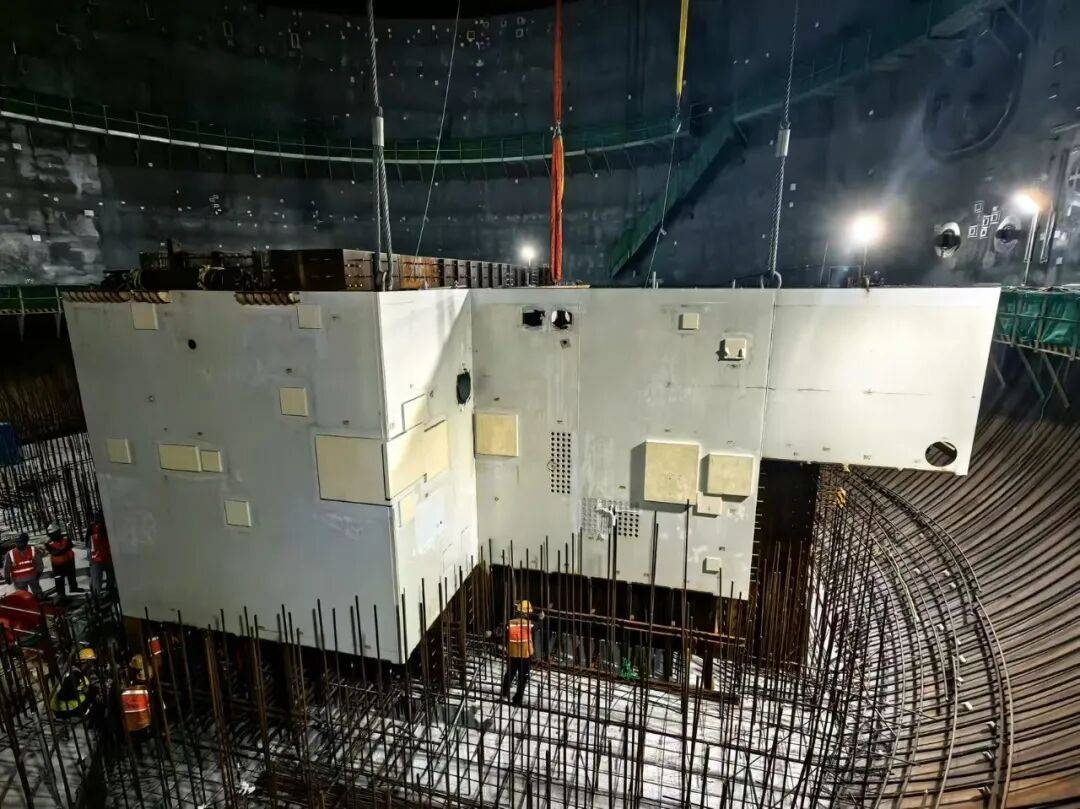 國內(nèi)首創(chuàng)！陸豐核電1號(hào)機(jī)組CA05與CB組合模塊整體吊裝成功