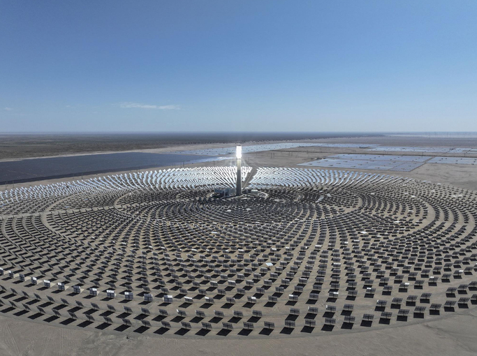 青海海西開工建設(shè)350兆瓦塔式光熱發(fā)電項目