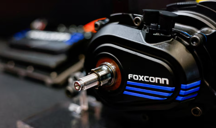 富士康計劃年投30億美元發展人工智能，預計電動汽車市場將整合